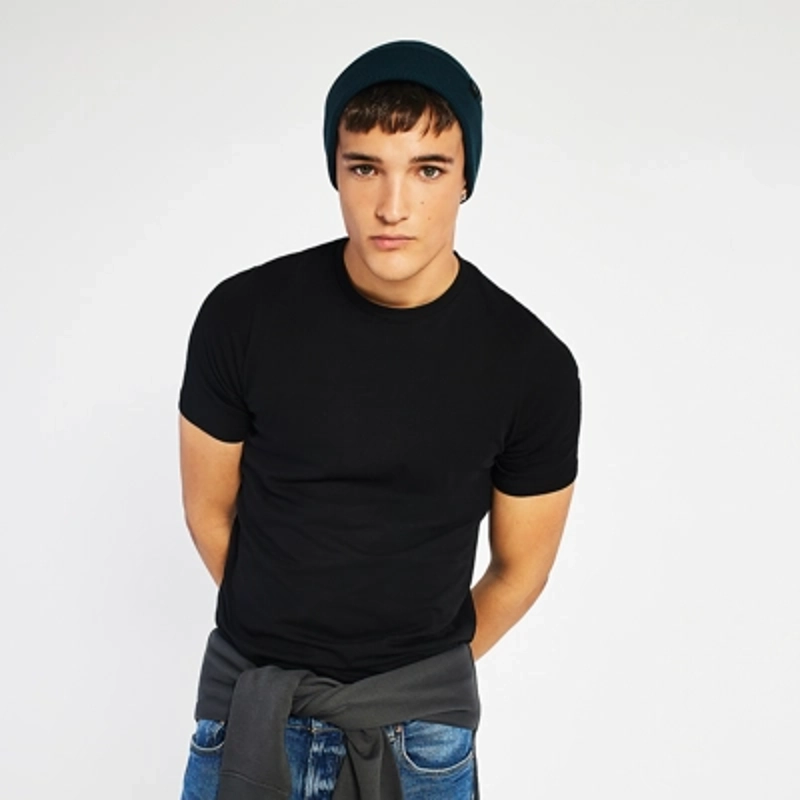 van106-black-c